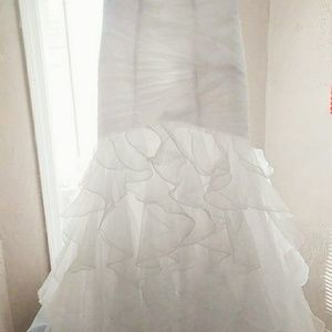 David's Bridal Wedding Gown S:12 w/Vail incld.